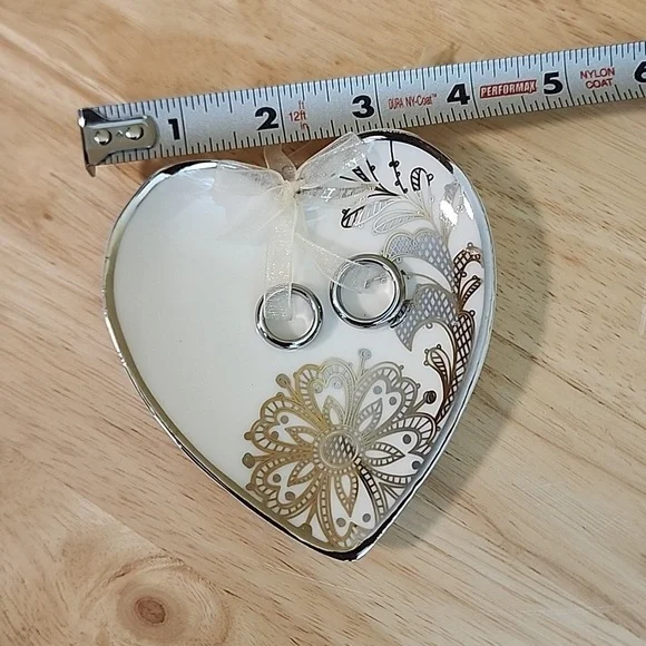 Beautiful Hallmark "With This Ring" Keepsake Christmas Ornament - Picture 6 of 6